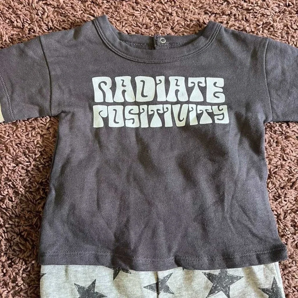 Grayson Mini Baby 12 Month Radiate Positivity Star Print 2pc Outfit Set Gray NWT